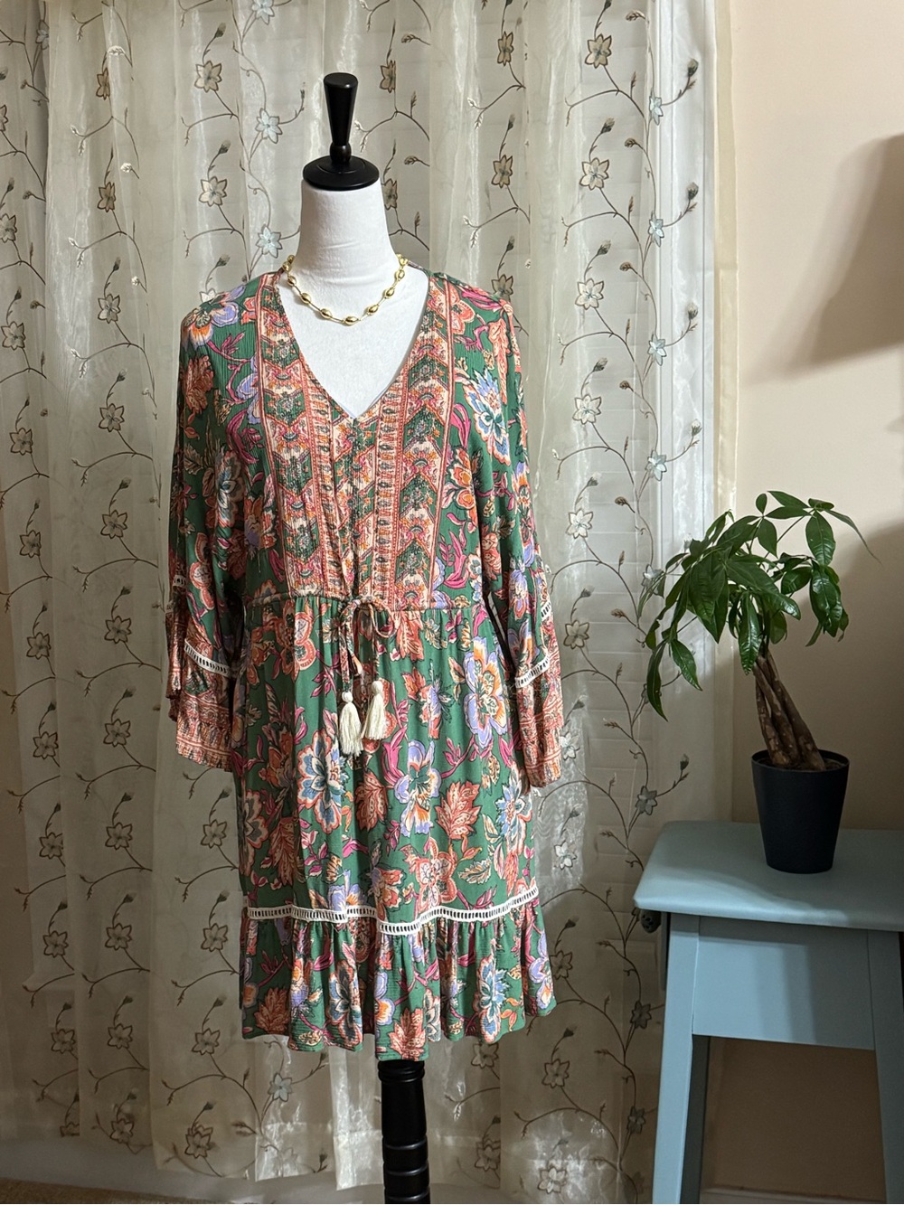 Easel Floral Green and Coral dress with Gold Accents Size S roomy and
